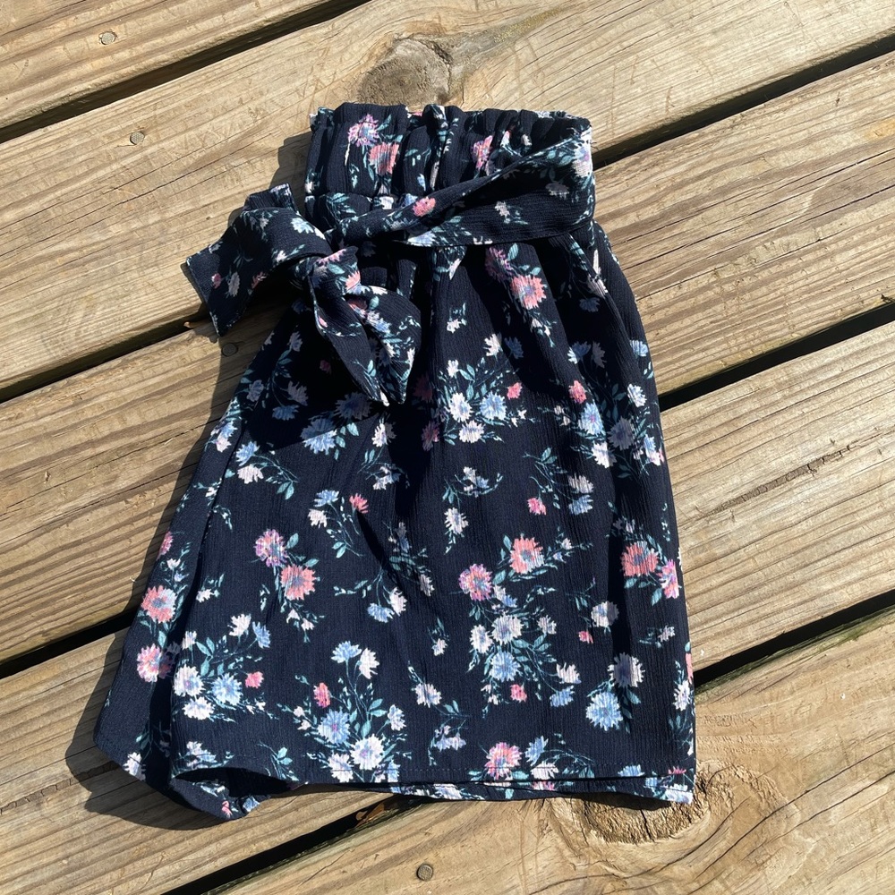 Copper Key Floral Tie Waist Flowy Shorts